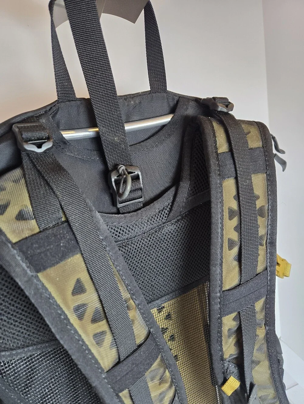 Boreas backpack Bolinas Black With Aluminum Support Back